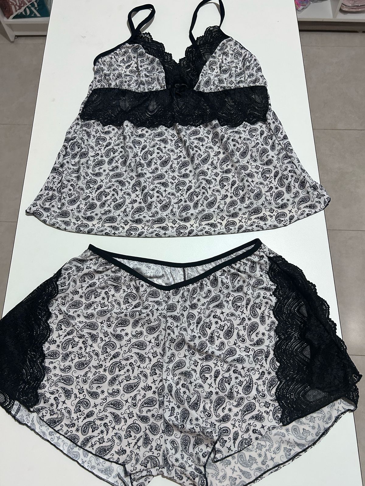 Short doll G preto com branco Milena
