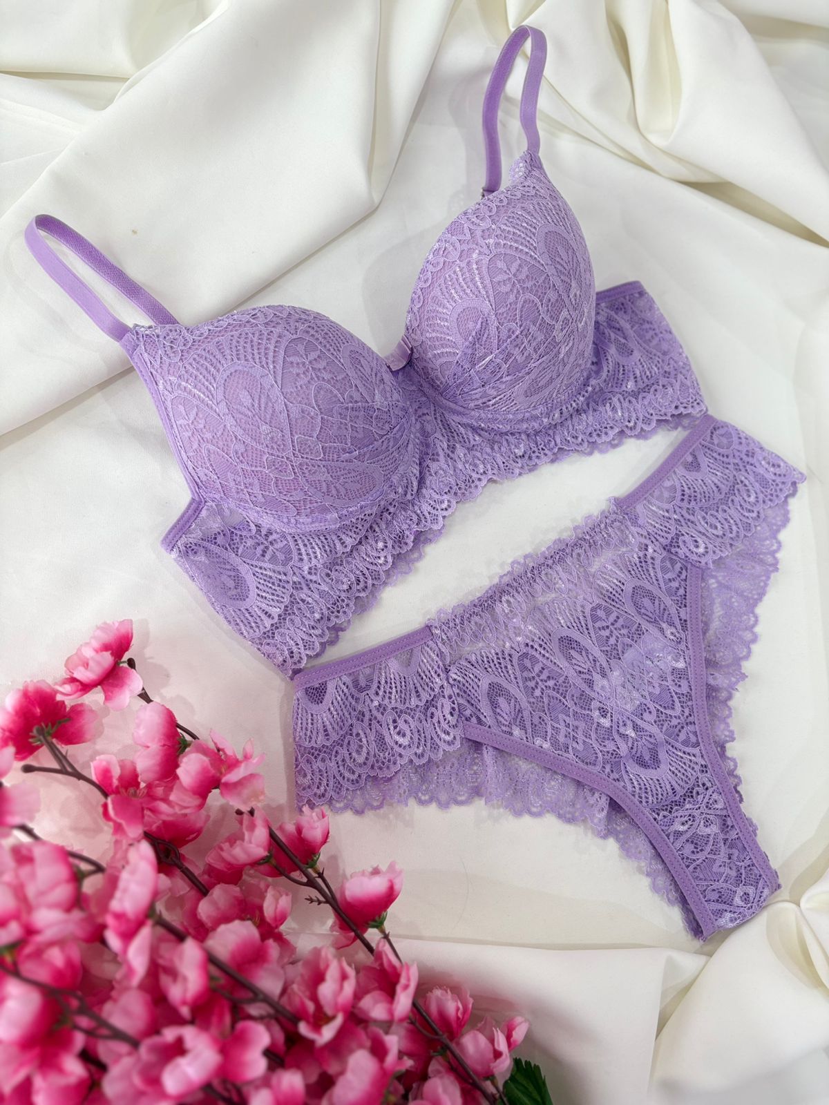 Conjunto G Milena de renda lilas