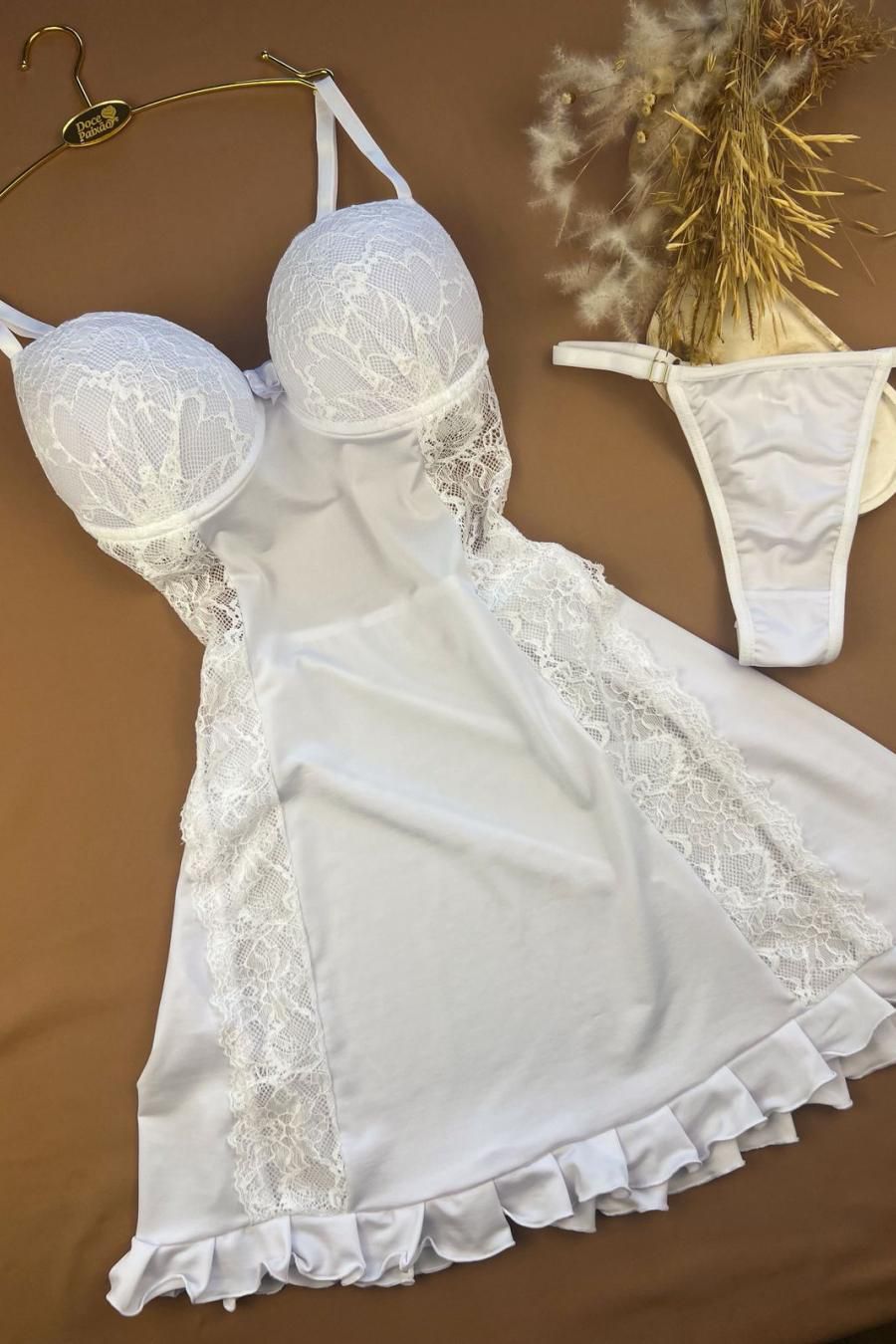 Camisola com bojo e babado